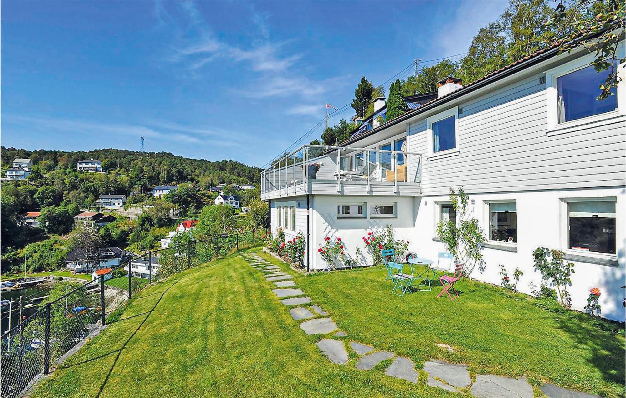 Cozy Apartment In Straumsgrend With Kitchen Bergen Dış mekan fotoğraf